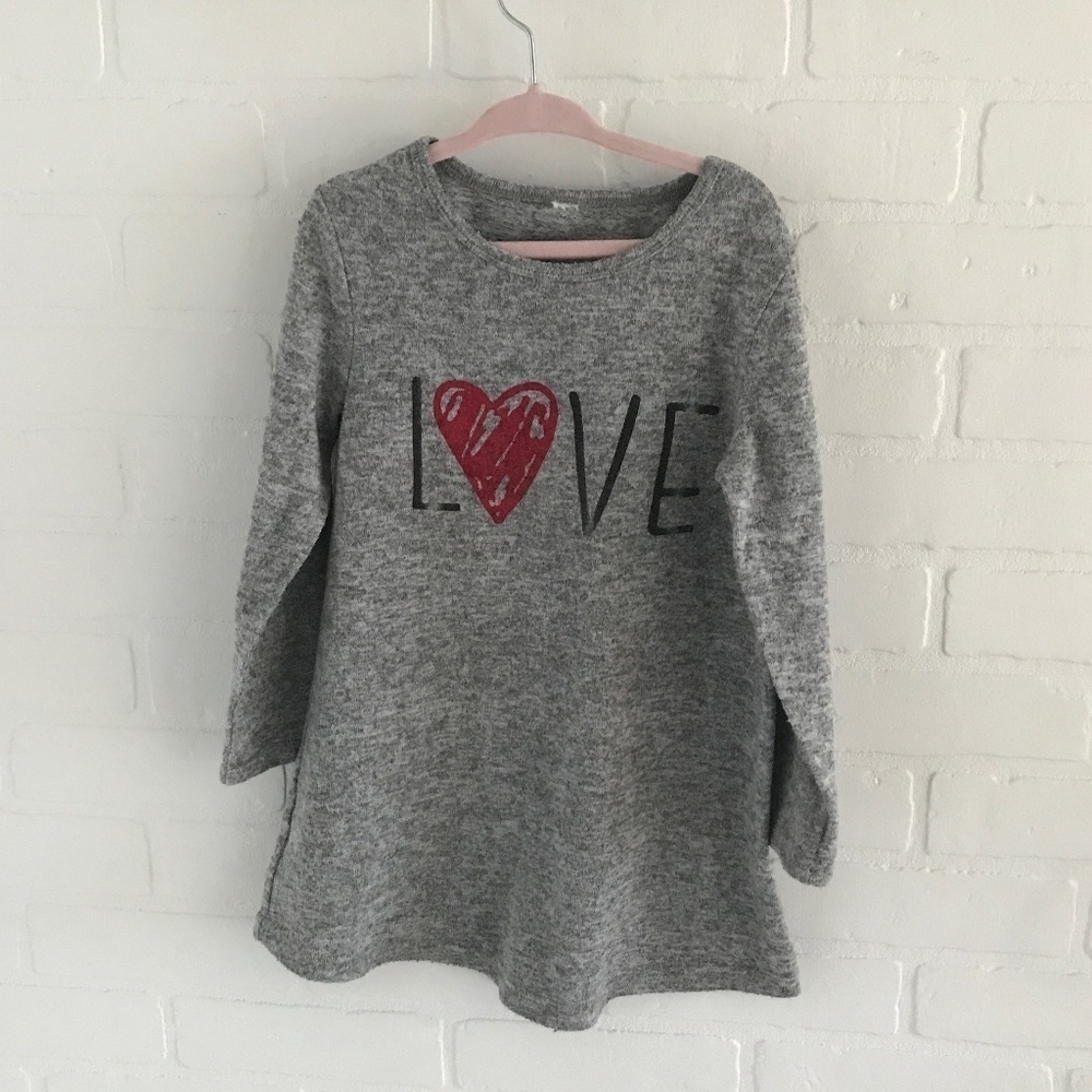 Girl’s Knit sweater Dress/tunic Long sleeve Heart Lightweight Gray red Size 6